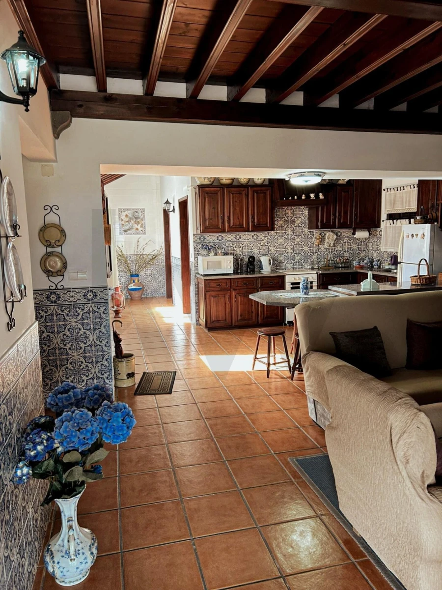 Moradia T7 para Venda em Vila do Porto Foto 13