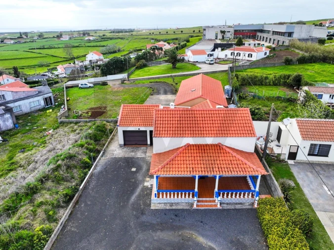 Moradia T7 para Venda em Vila do Porto Foto 20