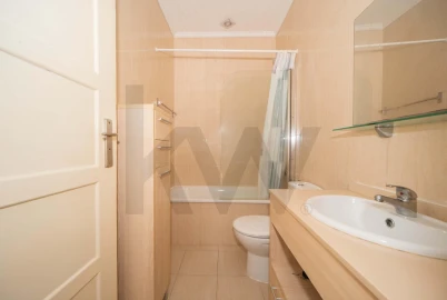 Apartamento T3 para Arrendamento em Areeiro