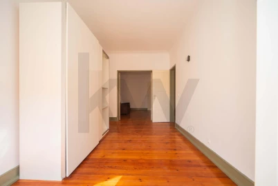 Apartamento T3 para Arrendamento em Areeiro