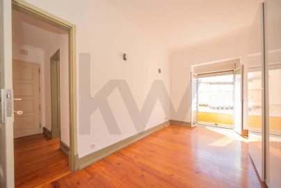 Apartamento T3 para Arrendamento em Areeiro