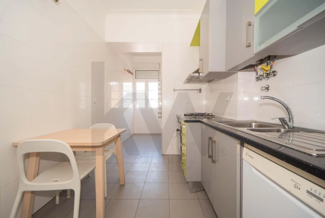 Apartamento T3 para Arrendamento em Areeiro Foto 8