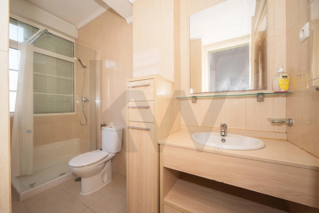 Apartamento T3 para Arrendamento em Areeiro Foto 25