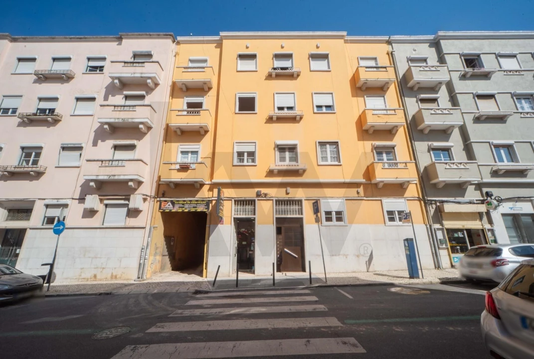 Apartamento T3 para Arrendamento em Areeiro Foto 2