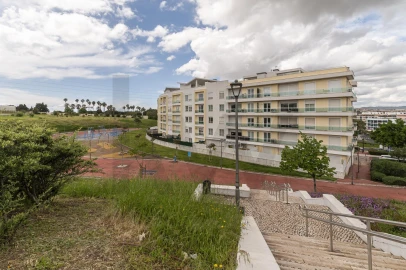 Apartamento T2 para Arrendamento em Oeiras e São Julião da Barra, Paço de Arcos e Caxias