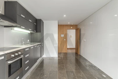 Apartamento T2 para Arrendamento em Oeiras e São Julião da Barra, Paço de Arcos e Caxias