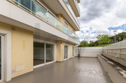 Apartamento T2 para Arrendamento em Oeiras e São Julião da Barra, Paço de Arcos e Caxias