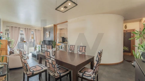Apartamento T2 para Venda em Funchal (Se)