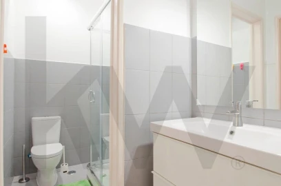 Apartamento T9 para Venda em Benfica