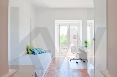 Apartamento T9 para Venda em Benfica