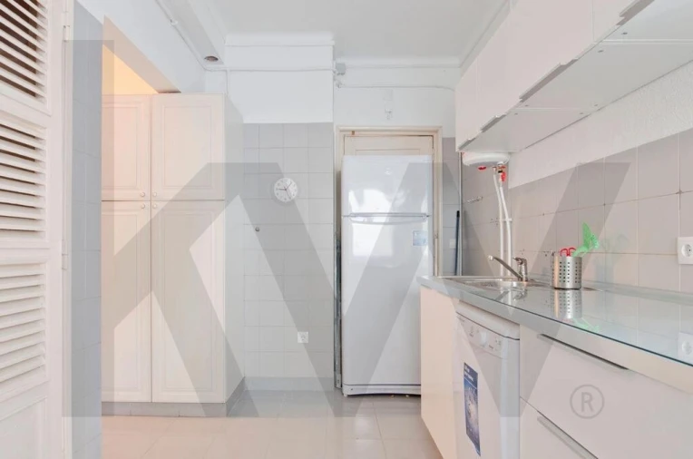 Apartamento T9 para Venda em Benfica Foto 6