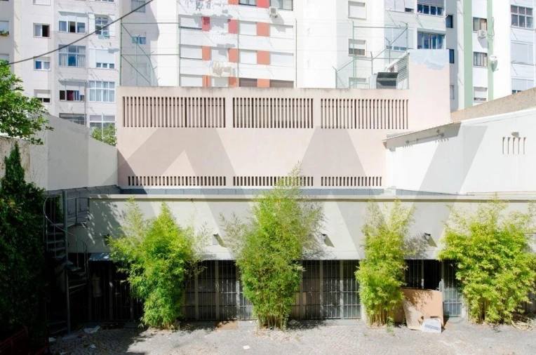 Apartamento T9 para Venda em Benfica Foto 27