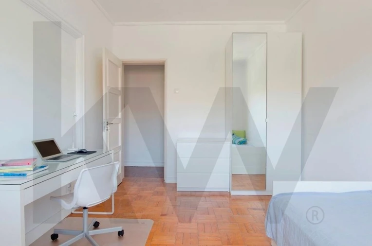 Apartamento T9 para Venda em Benfica Foto 11