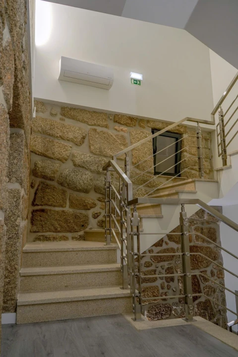 Moradia T6 para Venda em Moimenta da Serra e Vinhó