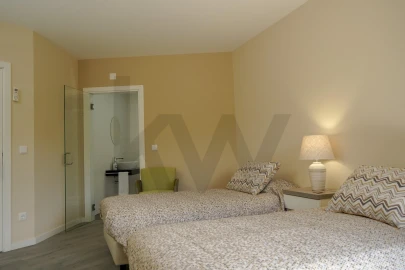 Moradia T6 para Venda em Moimenta da Serra e Vinhó