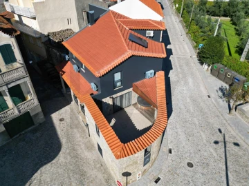 Moradia T6 para Venda em Moimenta da Serra e Vinhó