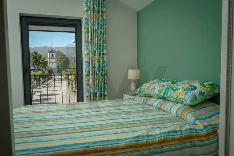 Moradia T6 para Venda em Moimenta da Serra e Vinhó Foto 4