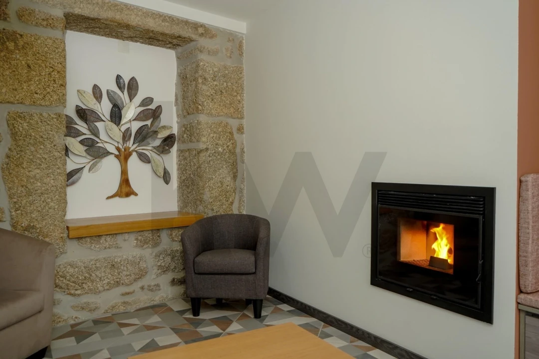 Moradia T6 para Venda em Moimenta da Serra e Vinhó Foto 16