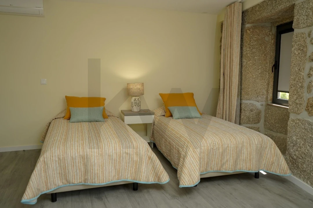 Moradia T6 para Venda em Moimenta da Serra e Vinhó Foto 13