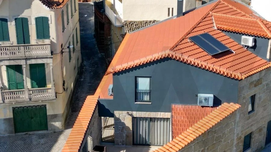 Moradia T6 para Venda em Moimenta da Serra e Vinhó
