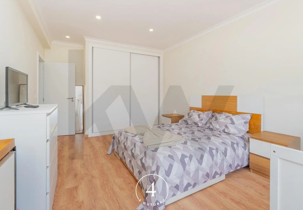 Apartamento T2 para Venda em Loures Foto 2