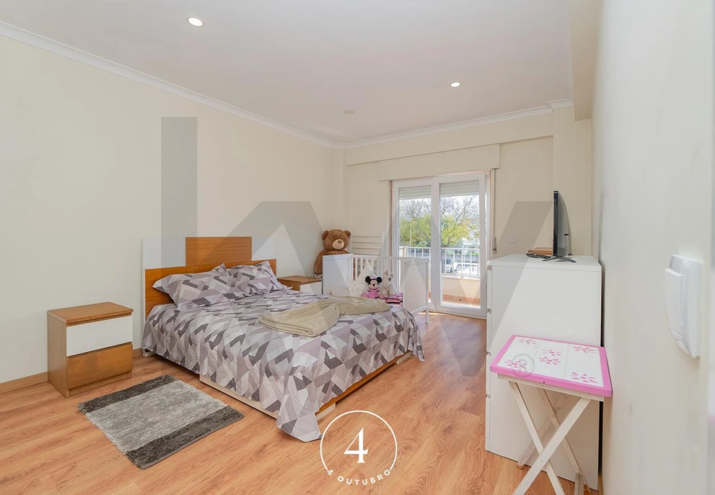 Apartamento T2 para Venda em Loures Foto 1