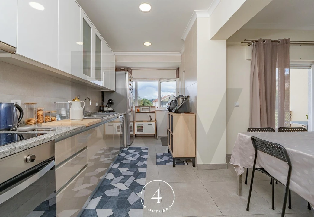 Apartamento T2 para Venda em Loures Foto 9