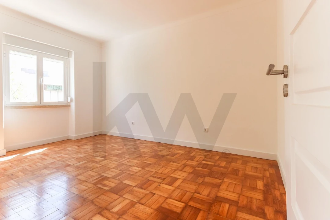 Apartamento T2 para Arrendamento em Algés, Linda-A-Velha e Cruz Quebrada-Dafundo Foto 15