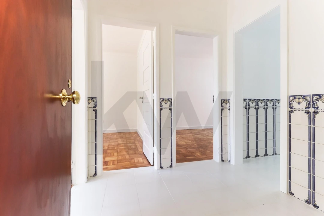 Apartamento T2 para Arrendamento em Algés, Linda-A-Velha e Cruz Quebrada-Dafundo Foto 3