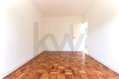 Apartamento T2 para Arrendamento em Algés, Linda-A-Velha e Cruz Quebrada-Dafundo