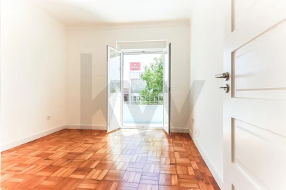 Apartamento T2 para Arrendamento em Algés, Linda-A-Velha e Cruz Quebrada-Dafundo