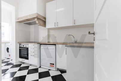 Apartamento T2 para Arrendamento em Algés, Linda-A-Velha e Cruz Quebrada-Dafundo