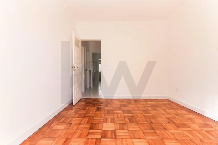 Apartamento T2 para Arrendamento em Algés, Linda-A-Velha e Cruz Quebrada-Dafundo Foto 17