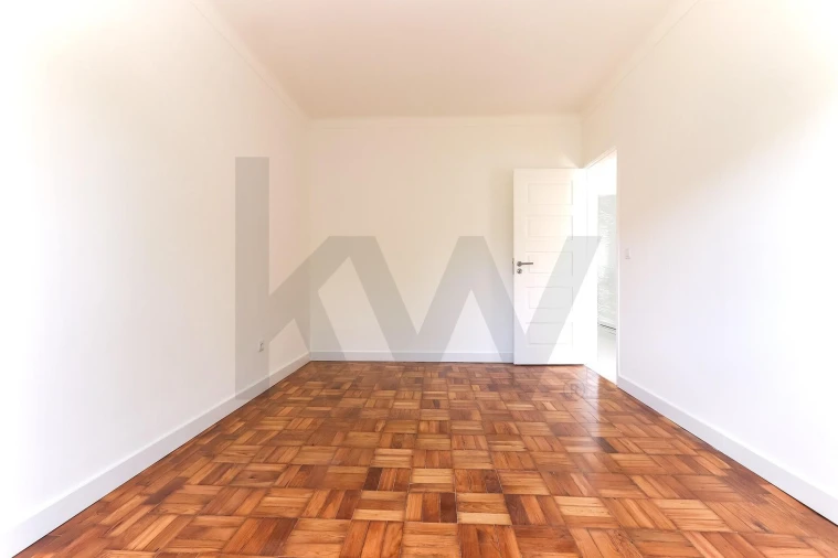 Apartamento T2 para Arrendamento em Algés, Linda-A-Velha e Cruz Quebrada-Dafundo Foto 16