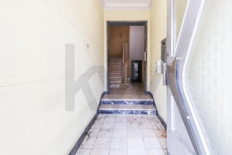 Apartamento T2 para Arrendamento em Algés, Linda-A-Velha e Cruz Quebrada-Dafundo Foto 2