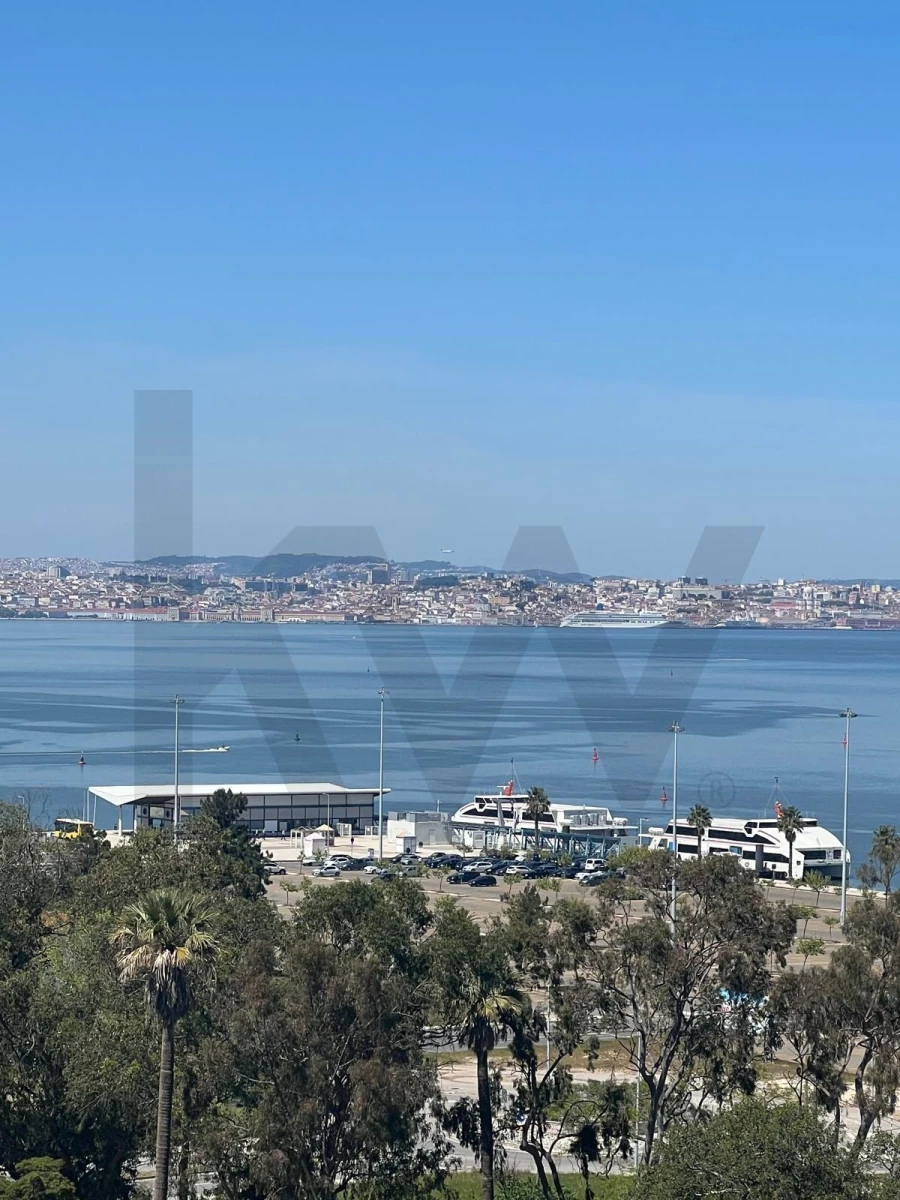 Apartamento T4 para Venda em Seixal, Arrentela e Aldeia de Paio Pires Foto 25