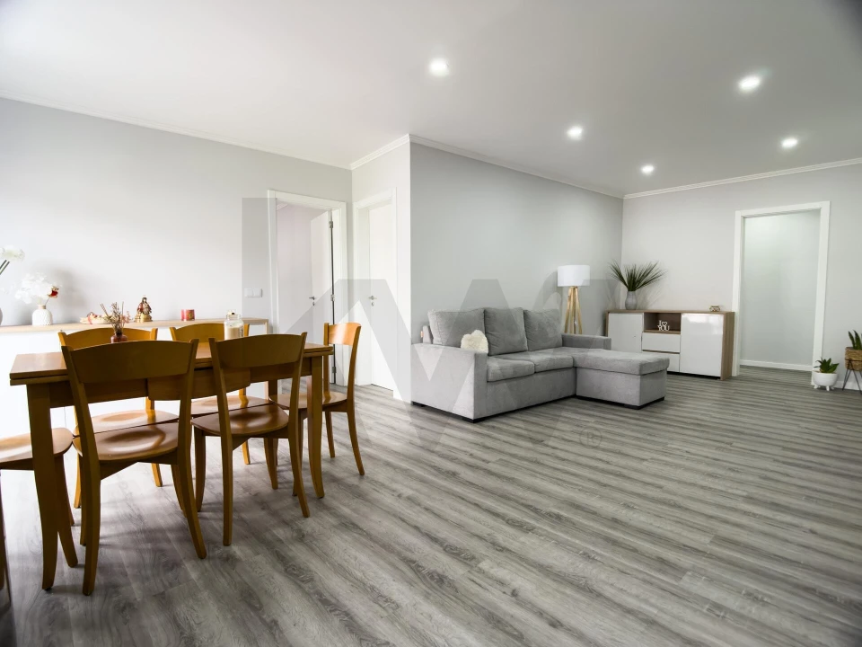 Apartamento T2 para Venda em Rabo de Peixe Foto 12