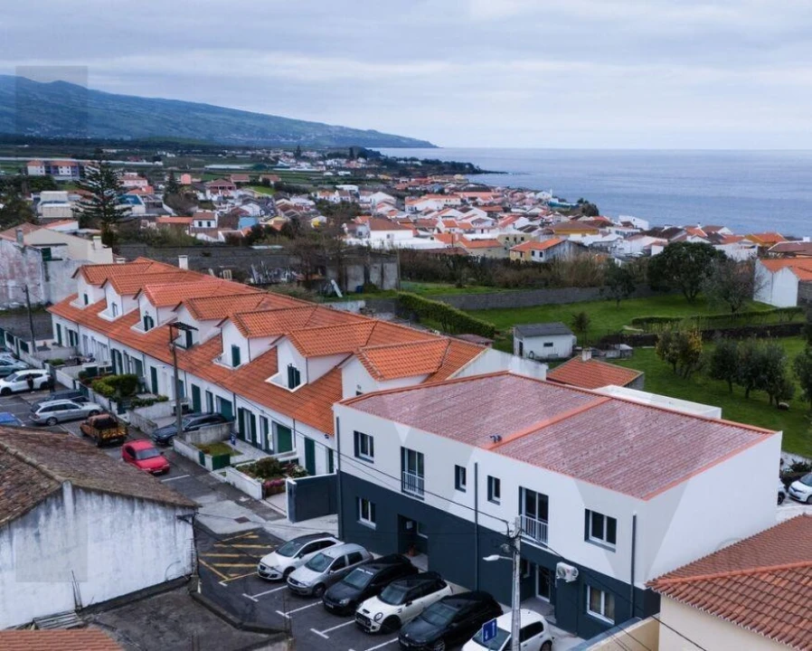Apartamento T2 para Venda em Rabo de Peixe Foto 1