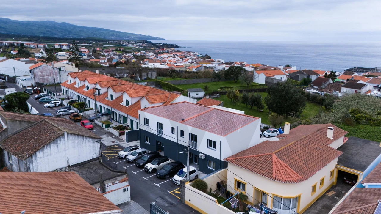 Apartamento T2 para Venda em Rabo de Peixe Foto 1