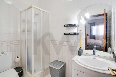 Moradia T5 para Venda em Corroios