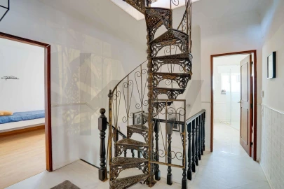 Moradia T5 para Venda em Corroios