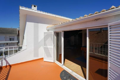 Moradia T5 para Venda em Corroios