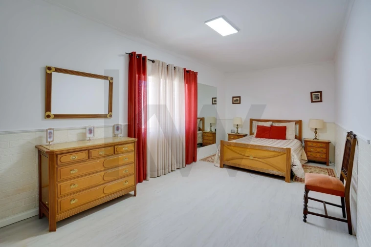 Moradia T5 para Venda em Corroios Foto 6