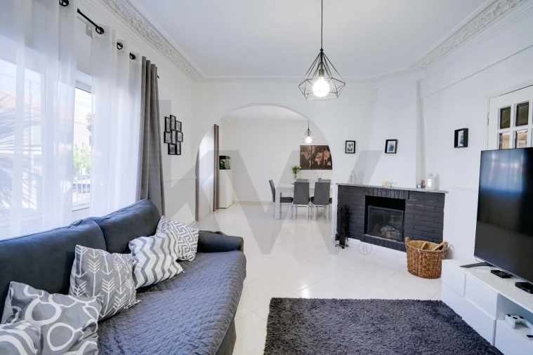 Moradia T5 para Venda em Corroios Foto 12