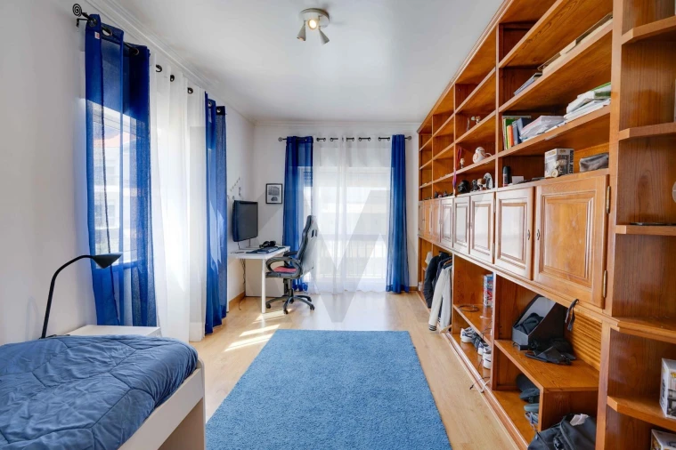 Moradia T5 para Venda em Corroios Foto 23