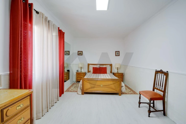 Moradia T5 para Venda em Corroios Foto 7