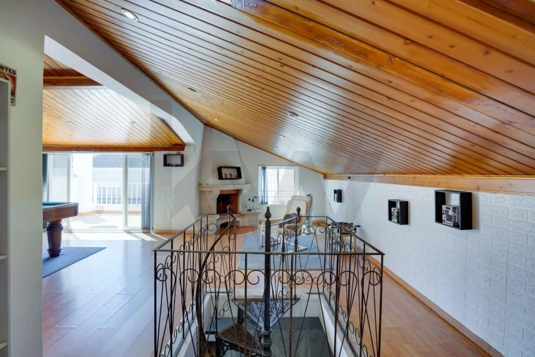 Moradia T5 para Venda em Corroios Foto 33