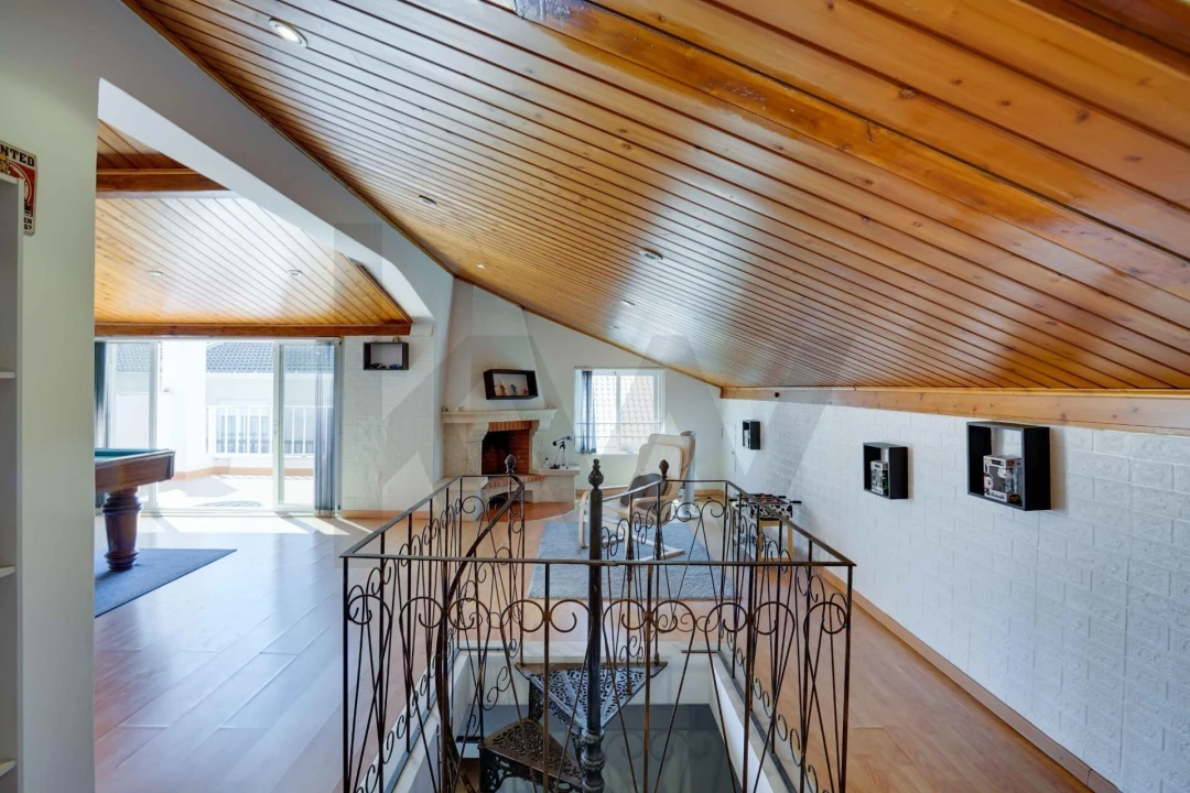 Moradia T5 para Venda em Corroios Foto 33