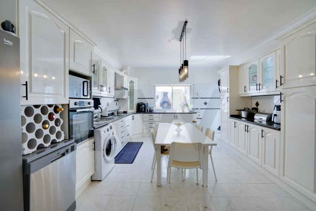 Moradia T5 para Venda em Corroios Foto 13