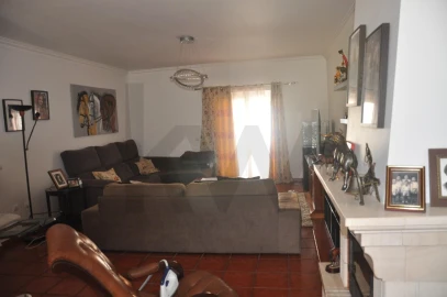 Moradia T3 para Venda em Gaio-Rosário e Sarilhos Pequenos